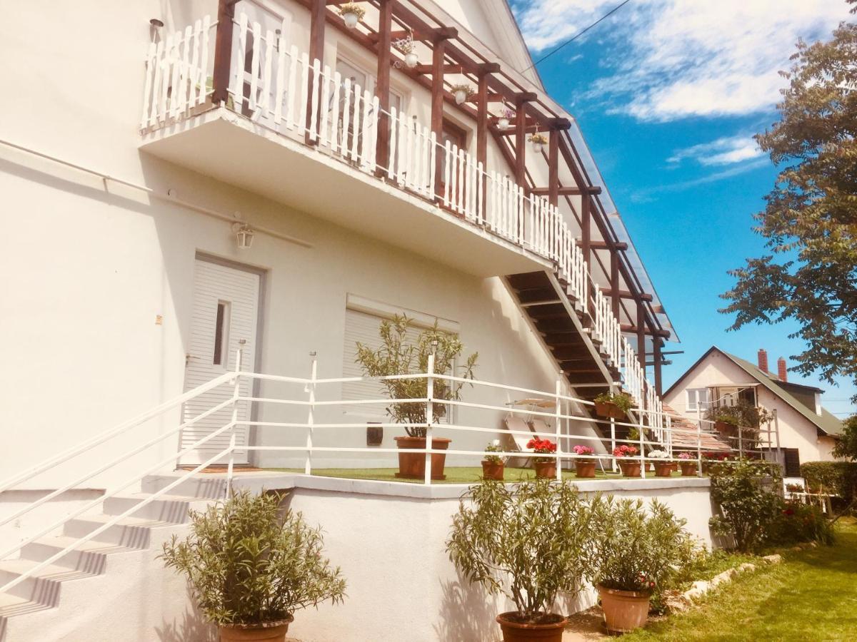 Lelle -Kert Apartman 03 بالاتوليلّي المظهر الخارجي الصورة